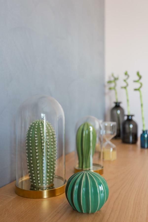 100M2 Luxury Apartment In The Heart Of Athens - Living Stone Emerald Bagian luar foto