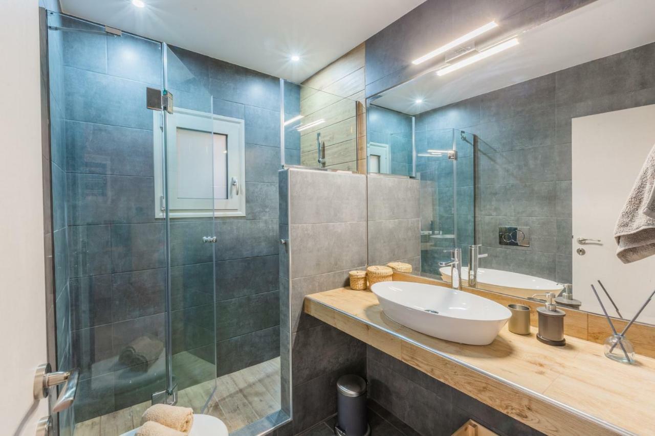 100M2 Luxury Apartment In The Heart Of Athens - Living Stone Emerald Bagian luar foto