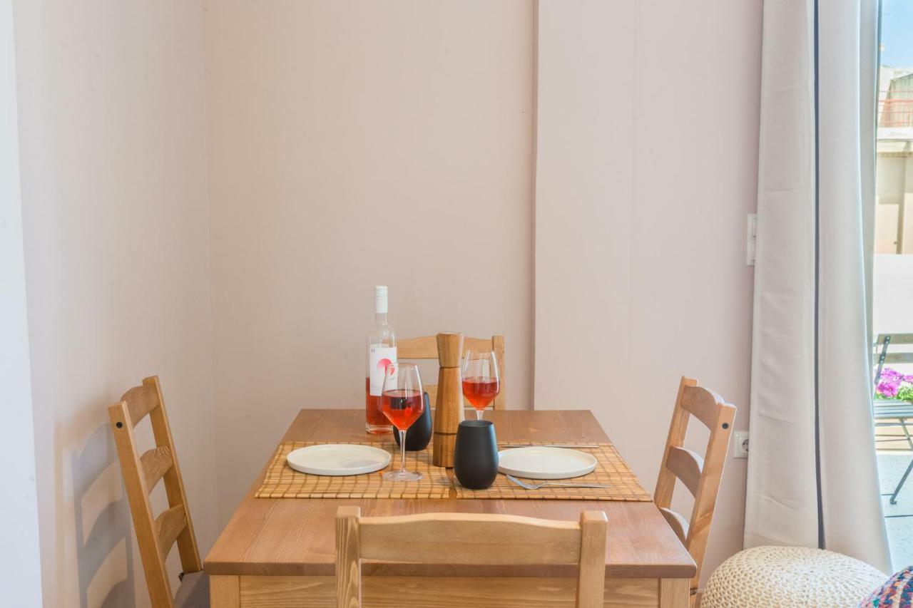 100M2 Luxury Apartment In The Heart Of Athens - Living Stone Emerald Bagian luar foto